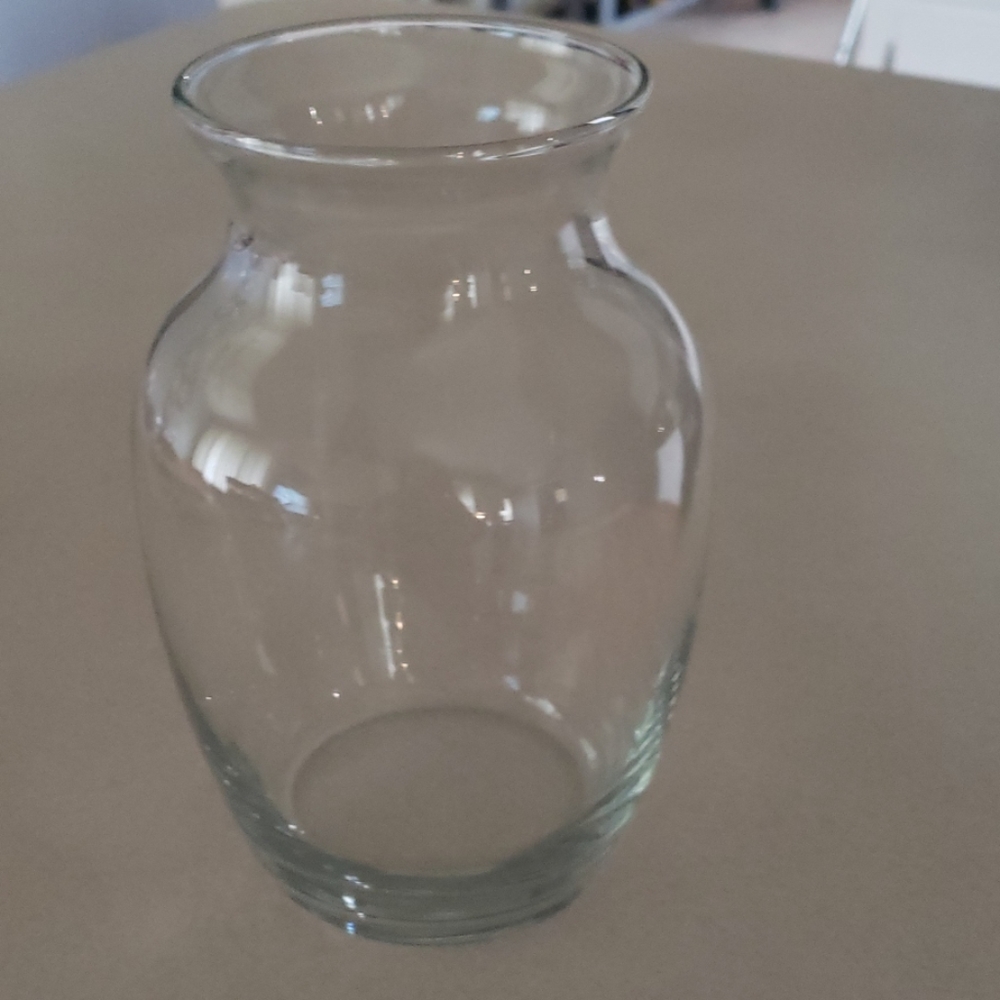 Glass vase